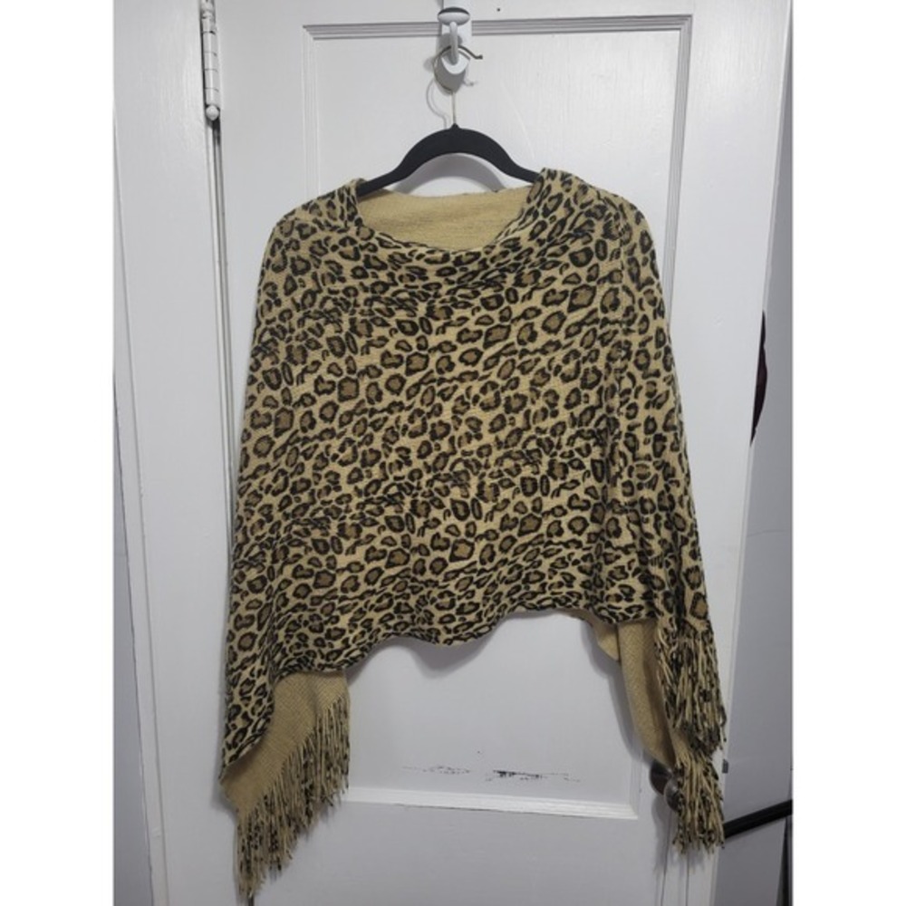 Leopard poncho (sweater material)